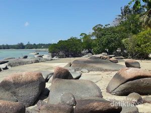 Pasti Asyik, Namanya Saja Pantai Teluk Gembira