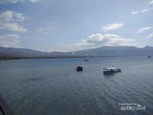 Pemandangan Indah di Teluk Mutiara yang Memanjakan Mata