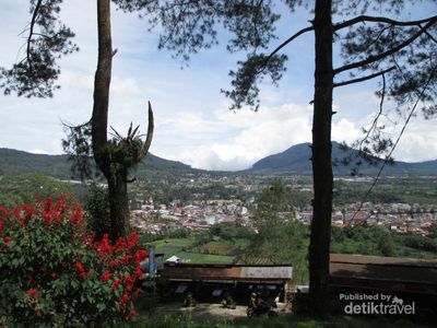 Pemandangan Indah Tiada Dua Dari Bukit Gundaling
