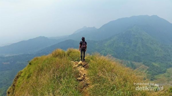 Pemandangan Kece Menunggu di Gunung Batu Jonggol Bogor