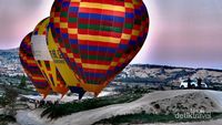 Pemandangan Menakjubkan dari Naik Balon Udara di Turki