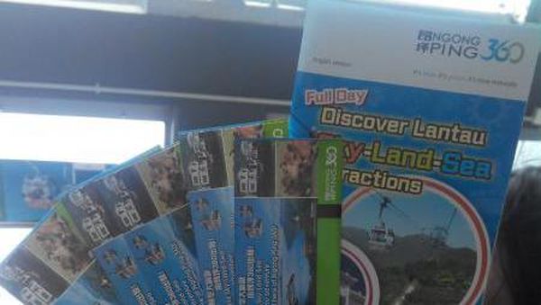 Penampakan Patung Buddha Terbesar di Hong Kong