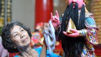 Pencucian Patung Dewa di Klenteng Xian Ma, Makassar