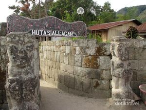 Pengadilan Masa Lampau, Batu Kursi Raja Siallagan
