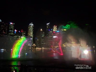 Pertunjukan Air Mancur Keren di Marina Bay Sands, Singapura
