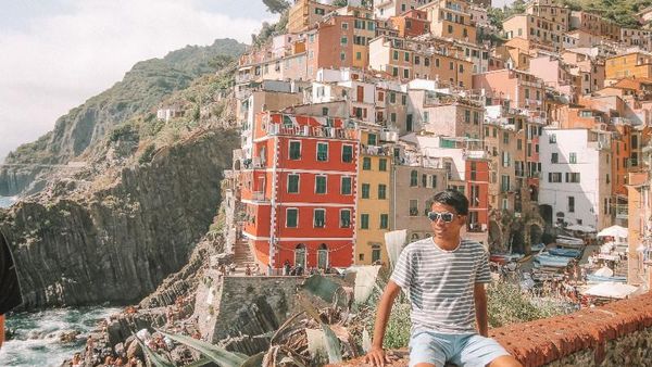 Pesona 5 Desa Warna Warni di Italia