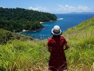 Pesona Bukit Pulisan yang Bikin Enggan Berkedip