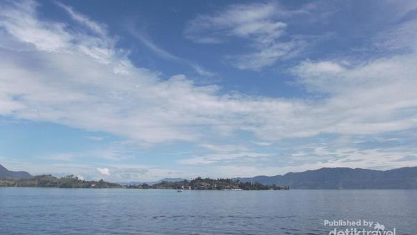 Pesona Danau Toba dari Tuktuk Sampai Bukit Doa