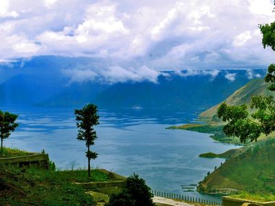 Pesona Danau Toba