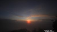 Pesona Golden Sunrise di Gunung Cikuray