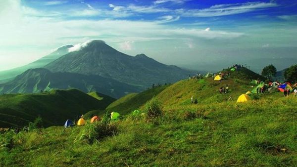Pesona Gunung Prau & Bukit Teletubies, Wonosobo Pesona Gunung Prau & Bukit Teletubies, Wonosobo