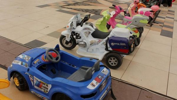 Pesona Losari, dari Masjid Terapung Hingga Pisang Epe