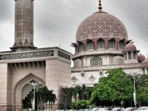 Pesona Masjid Pink Malaysia