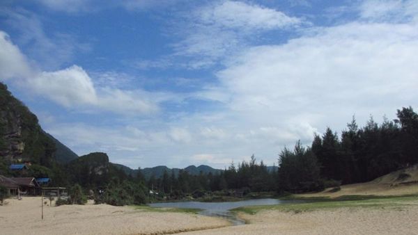 Pesona Pantai Babah Dua yang Tiada Duanya