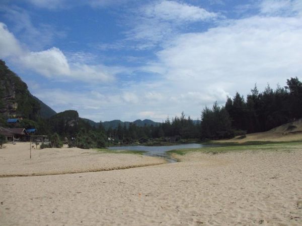 Pesona Pantai Babah Dua yang Tiada Duanya