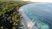 Pesona Pantai Bara di Tanjung Bira