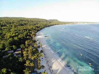 Pesona Pantai Bara di Tanjung Bira