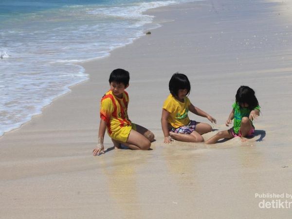 Pesona Patung Pandawa di Pantai Pandawa