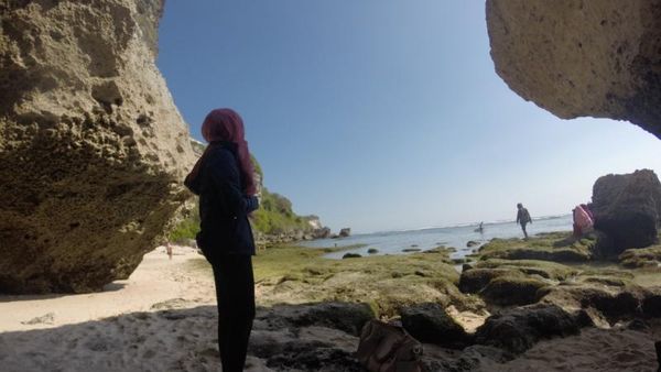Petualangan ke Pantai Suluban, Bali
