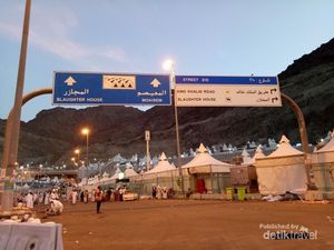 Potret Arafah, Muzdalifah dan Mina