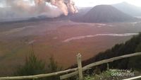 Potret Cantik Gunung Bromo di Kala Senja