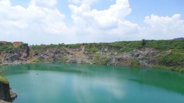 Potret Danau Quarry yang Tengah Naik Daun di Bogor