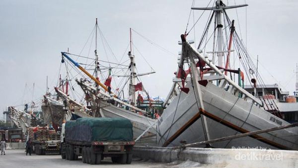 Potret Kapal-kapal Kayu di Sunda Kelapa
