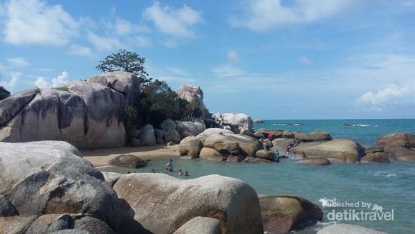 Potret Keindahan Pantai Turun Aban di Bangka
