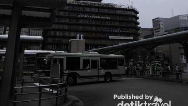 Potret Kyoto Tower yang Bikin Rindu Jalan-Jalan