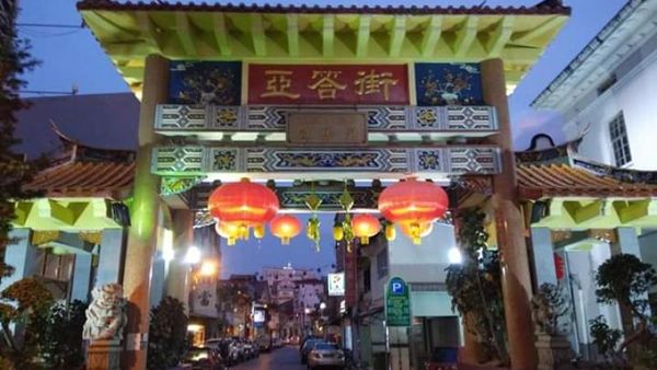 Potret Malam Syahdu di Pecinan Kuching