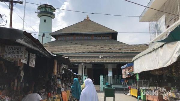 Potret Masjid Sunan Ampel Surabaya yang Bersejarah