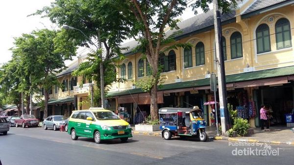 Potret Patung Buddha Tidur yang Terkenal di Thailand