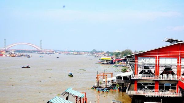 Potret Sungai Musi, Jantung Kehidupan Warga Palembang