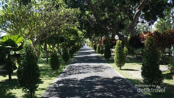 Potret Taman Istana Paling Indah di Indonesia