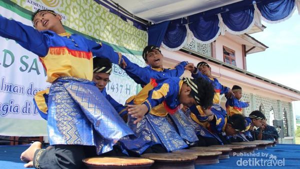 Potret Tari Saman Khas Aceh