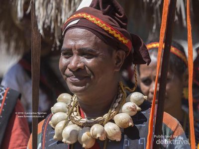 Potret Warga Desa Ngada yang Eksotis di Flores