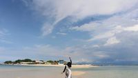 Pulau Cantik yang Pantainya Pasir Putih di Dekat Surabaya
