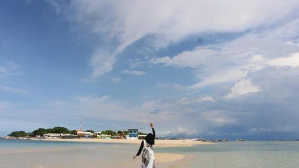 Pulau Cantik yang Pantainya Pasir Putih di Dekat Surabaya