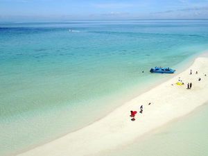 Pulau Ini Wajib Dikunjungi Saat ke Derawan