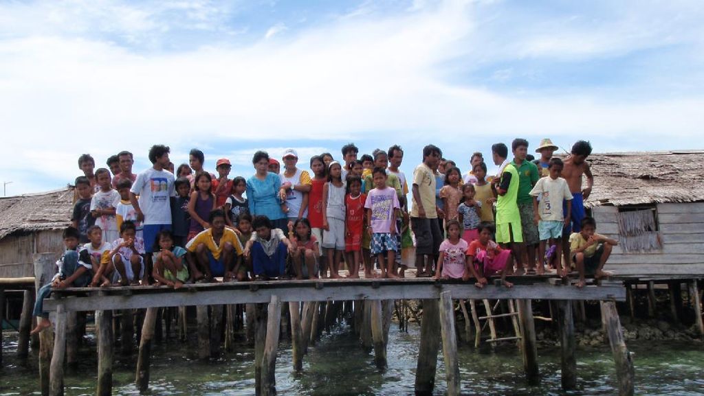 Pulau Kabalutan, Surga Kecil Milik Anak-Anak Bajo Pulau Kabalutan, Surga Kecil Milik Anak-Anak Bajo