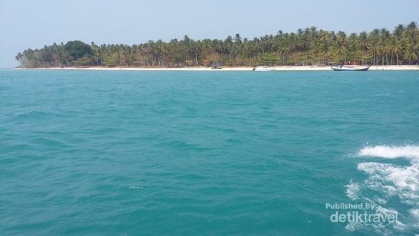 Pulau Ketawai yang Cantik di Bangka