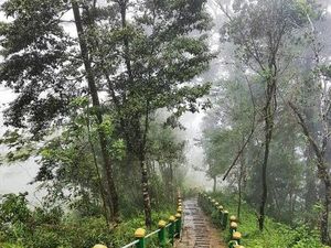 Puncak Suroloyo, Tempat Tenang dan Sejuk di Kulonprogo