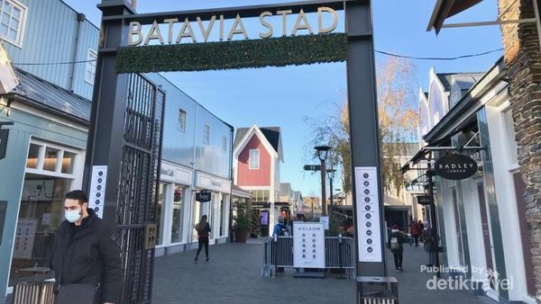 Pusat Belanja di Belanda yang Sangat Sepi Saat Ini