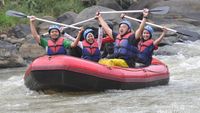 Rafting di Sungai Citarik, Siapa Takut?