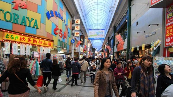 Ramainya Dotonburi, dari Kanal Cantik Sampai Billboard Raksasa