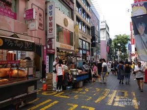 Ramainya Pusat Perbelanjaan di Myeongdong Seoul sebelum Corona