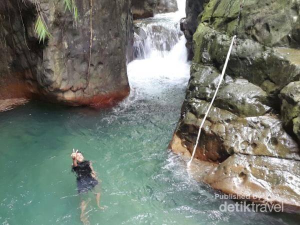 Rekomendasi 4 Curug Cantik di Bogor
