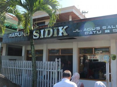 Rekomendasi Kuliner di Kota Batu, Jajallah Rawon di Warung Sidik