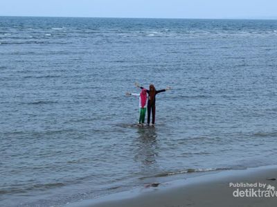Rekreasi Seru di Pantai Ujung Kareung, Aceh