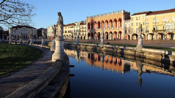 Romantisnya Pagi di Italia